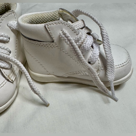 Classic White Kids Shoes - Picture 2 of 9